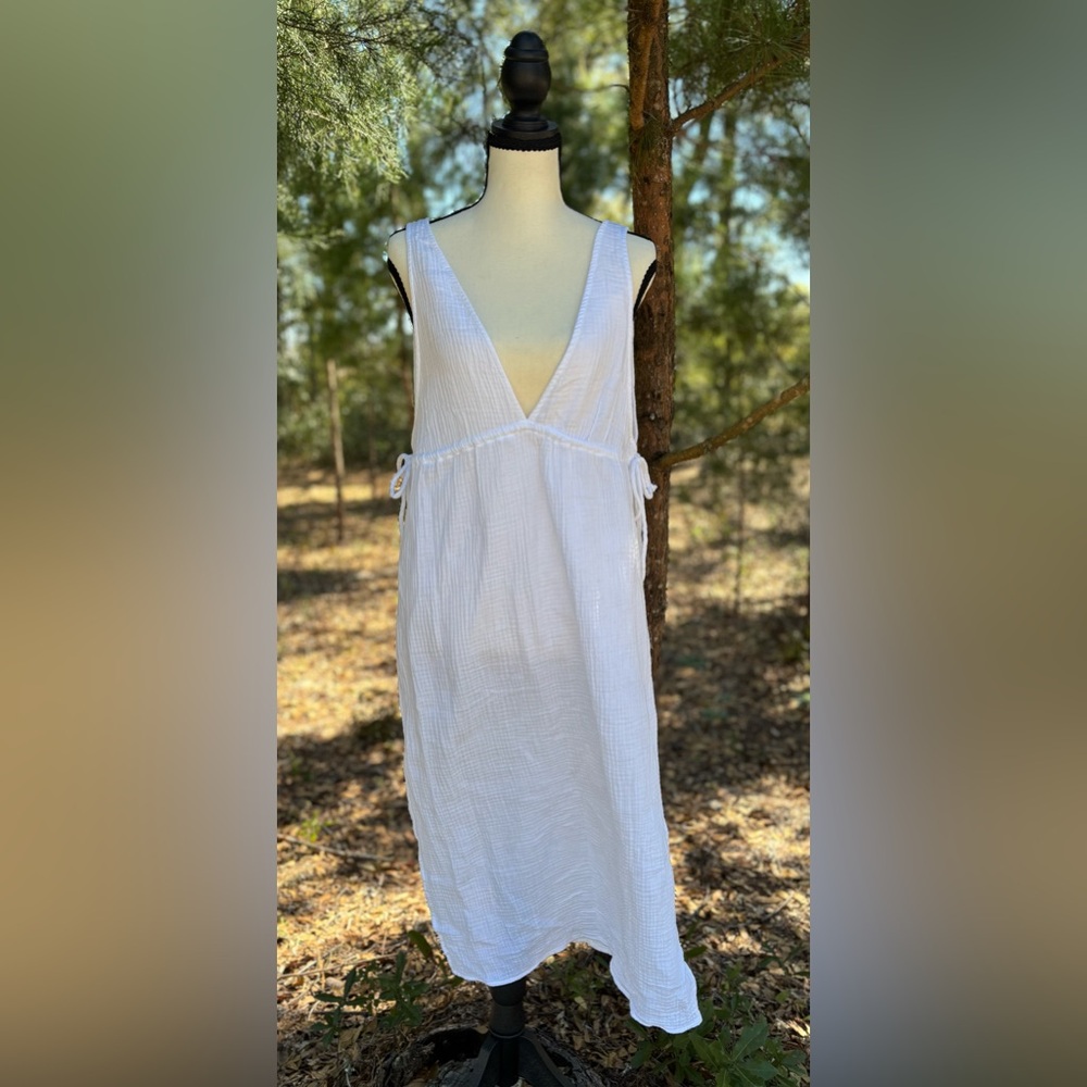 Shade & Shore White Textured V-Neck Swimsuit Cover Up